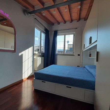 Appartamento Sui Tetti Di 파르마 외부 사진