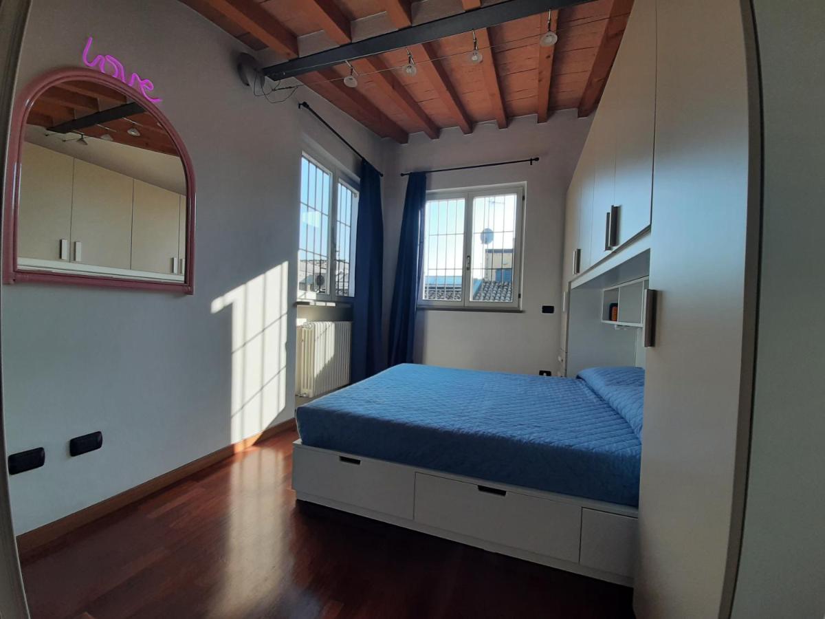 Appartamento Sui Tetti Di 파르마 외부 사진